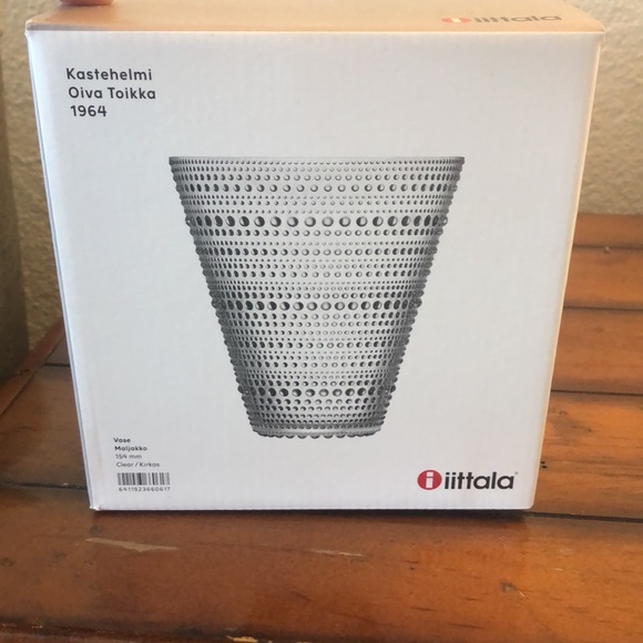 Brand new Kastehelmi clear vase by iitalia. Still in the box. Several available. - Picture 6 of 6